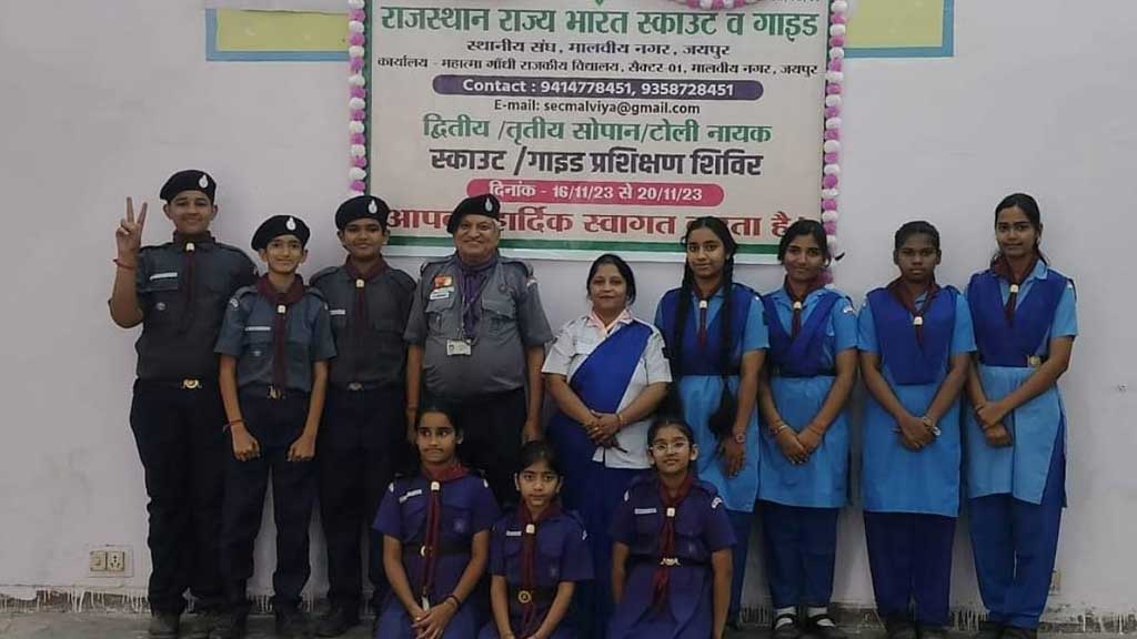 Scouts and Guides from Class VIII and IX participated